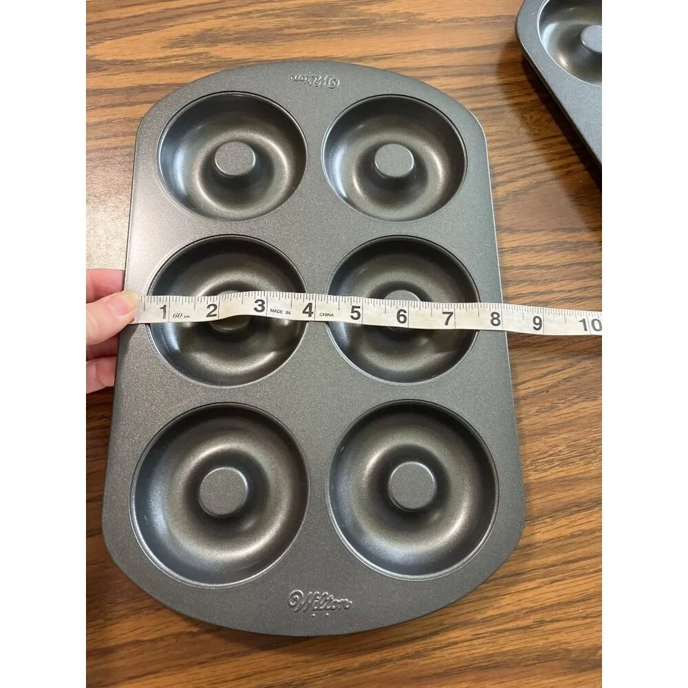 Wilton 6 cavity doughnut bagel pan set of two